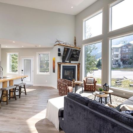 Ski In Ski Out With Huge Game Room And Hot Tub Fernie Exterior foto