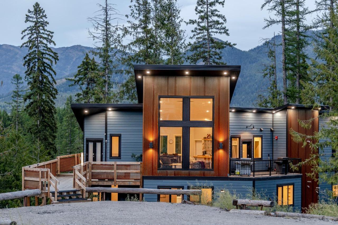 Ski In Ski Out With Huge Game Room And Hot Tub Fernie Exterior foto