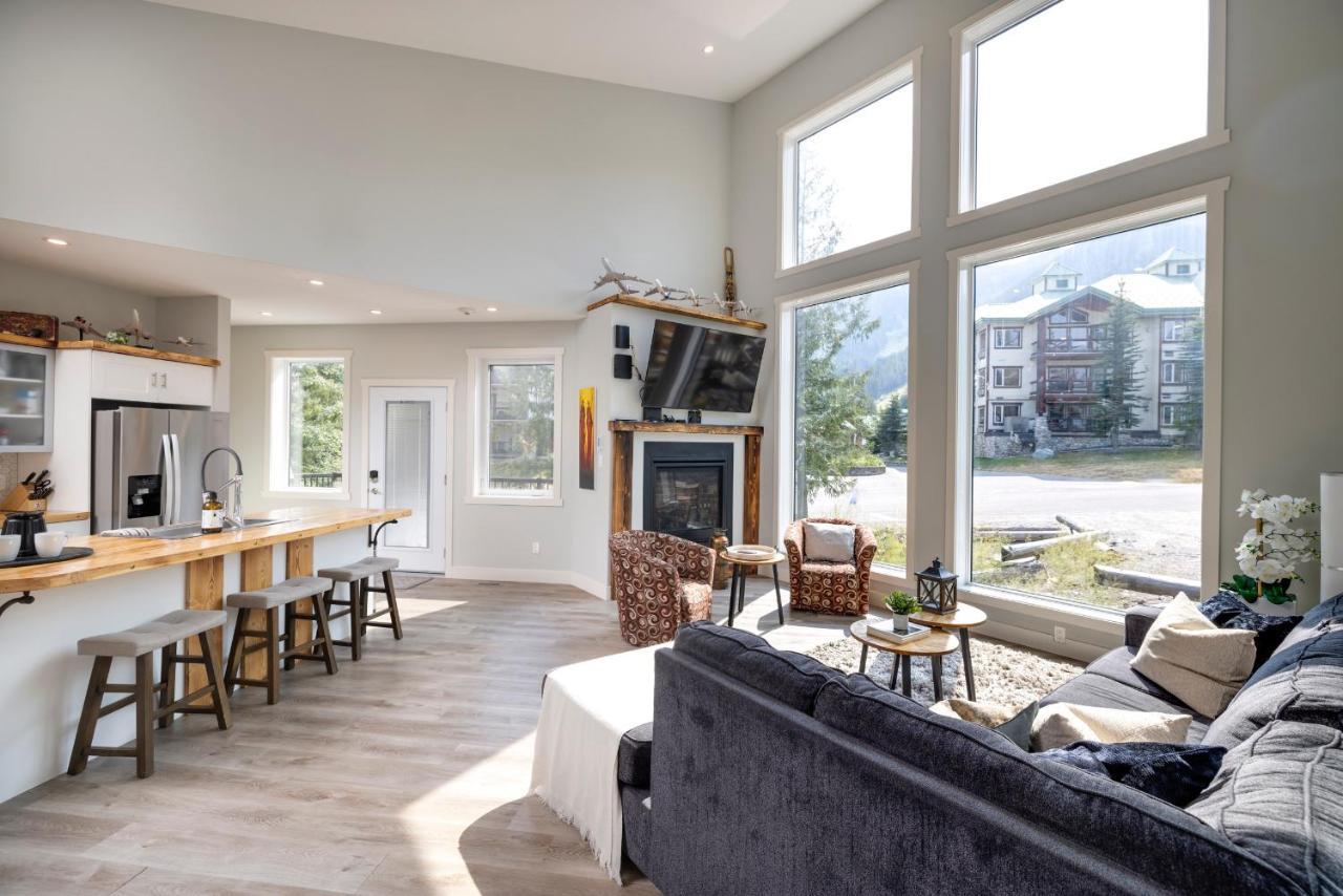 Ski In Ski Out With Huge Game Room And Hot Tub Fernie Exterior foto