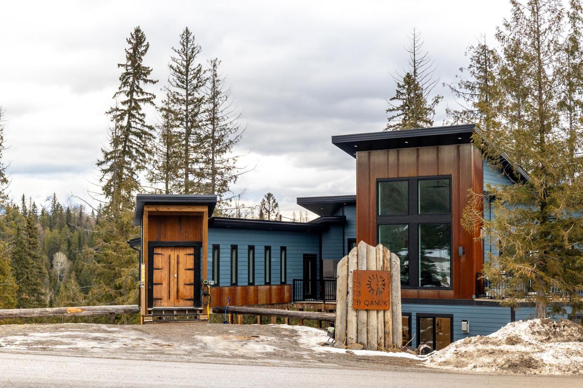 Ski In Ski Out With Huge Game Room And Hot Tub Fernie Exterior foto